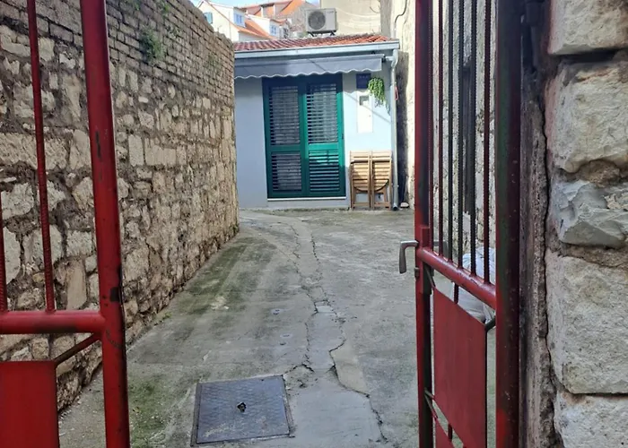 Cabana Old Town *